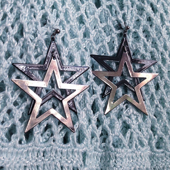 BUY 1 get 2 FREE!🎁Black Grey Shiny Star Earrings