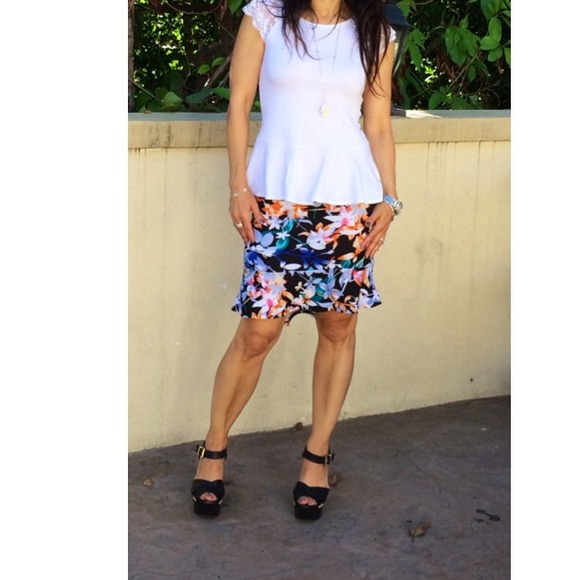 🔴 Chic flower print skirt LAST ONE - Picture 2 of 4