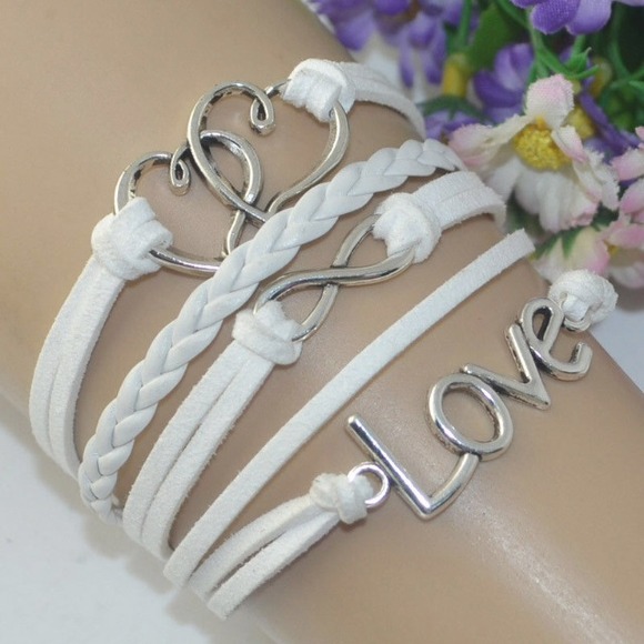 💜 BEST PRICE ON POSH💜Leather and LOVE