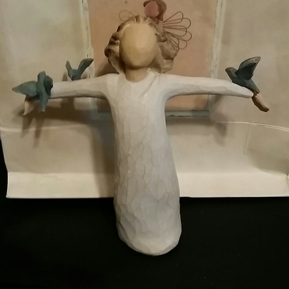 Willow tree collectable. "HAPPINESS"