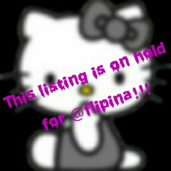 This listing is on hold for @flipina!