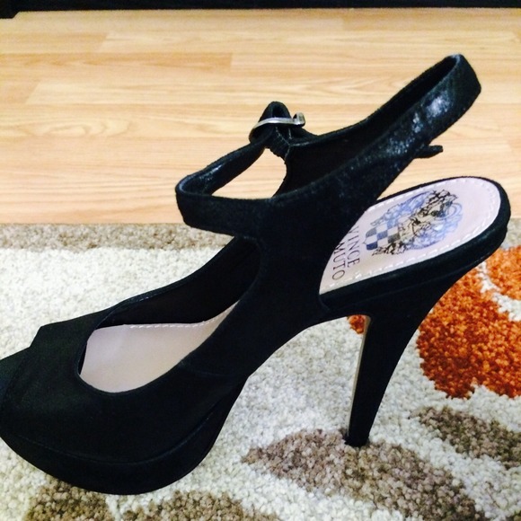 Vince Camuto pumps