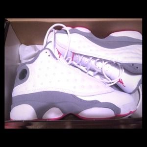 💕Girls Jordan's 13 💕