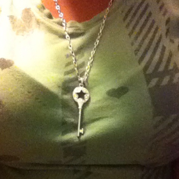 ❤️FREE!!! Star Key Necklace❤️