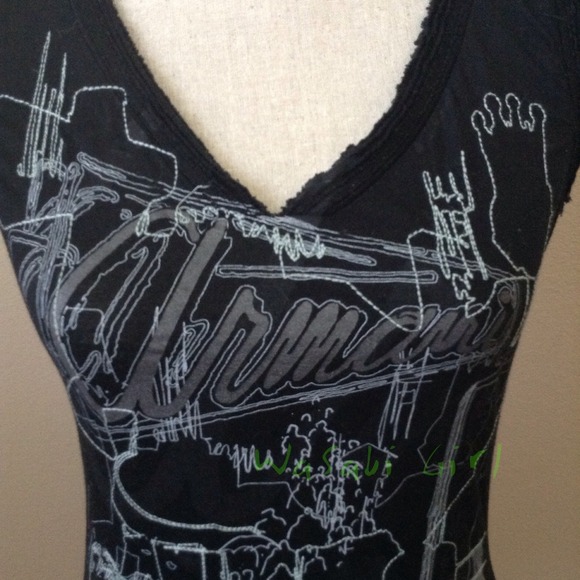 🚫SOLD IN BUNDLE🚫✂️Armani Exchange Vneck Tee - Picture 2 of 3