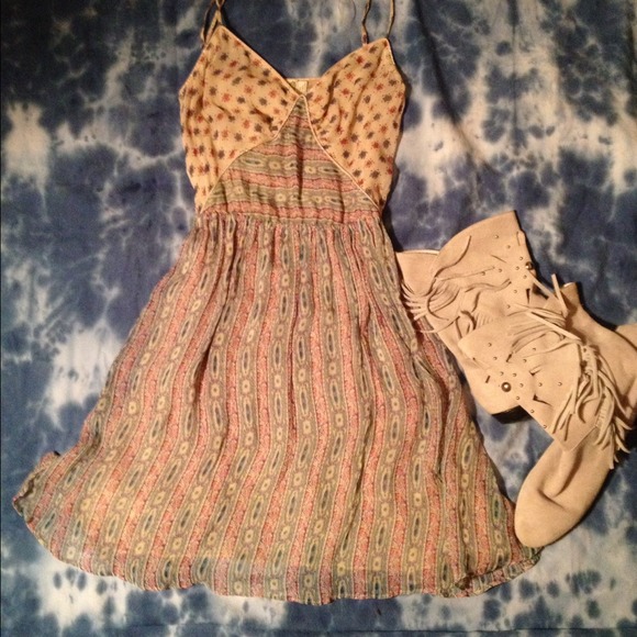 🚫SOLD🚫Trippy Tribal Bohemian Dress 🌵