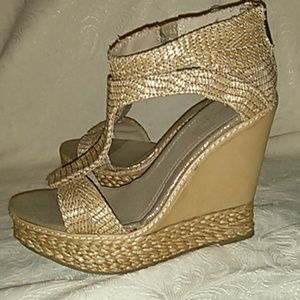 Beautiful Kenneth Cole Sandals