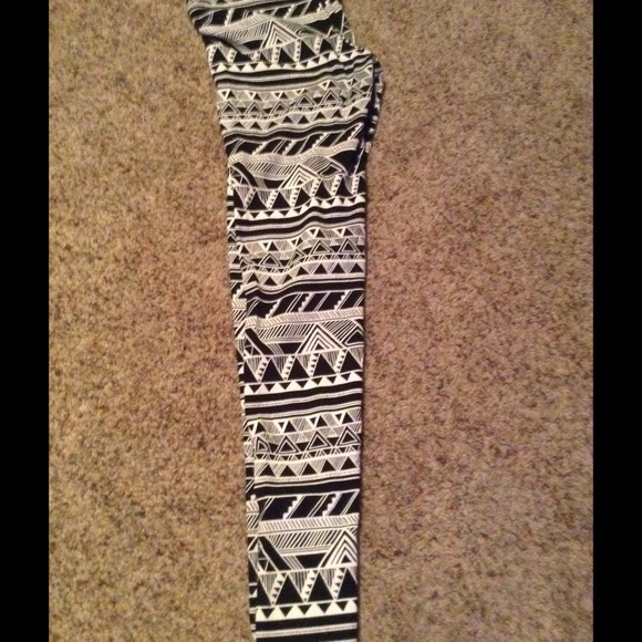 LEGGINGS