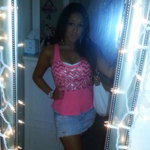 Hollister mini skirt;)