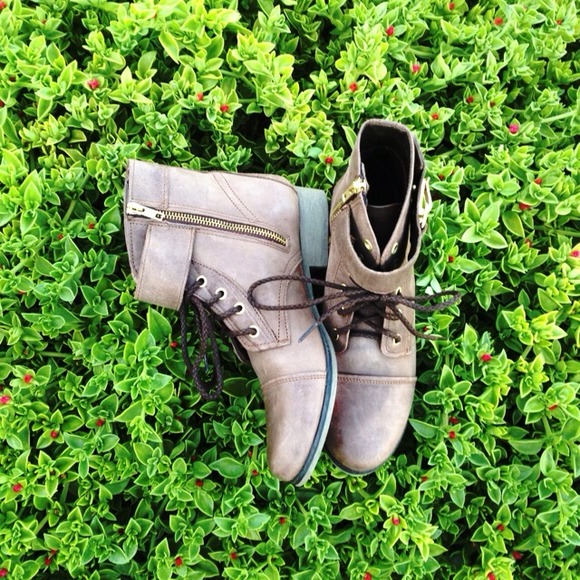 {Steve Madden} Ankle Boots