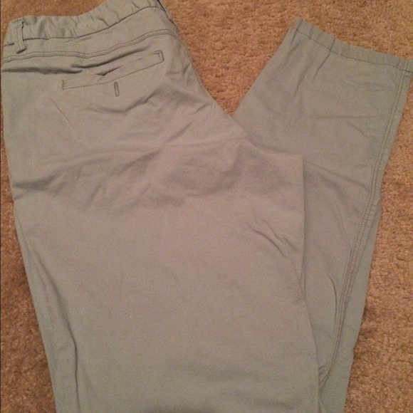 🚫SOLD🚫 H&M soft green pants