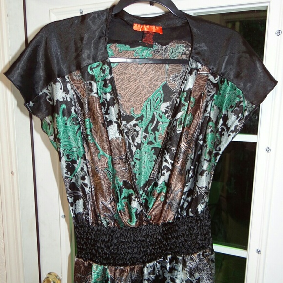 Elegant, Waist Slimming Top ❤ - Picture 1 of 3