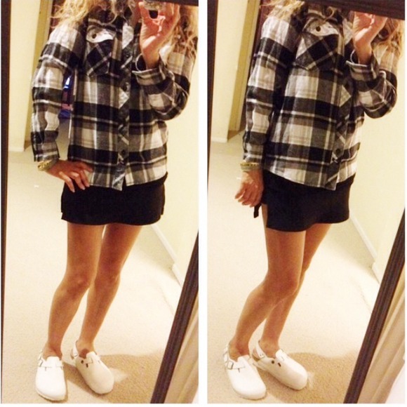 Vans Tops - Black & white Plaid Vans top