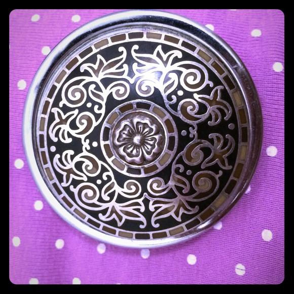 Compact mirror