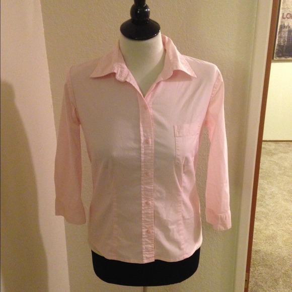 Old navy cute pink button up shirt😃