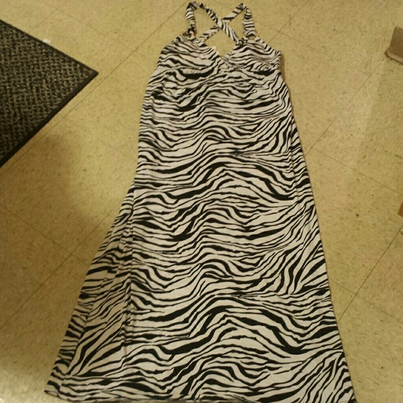 Super cute zebra long dress. Never worn brand new - Picture 1 of 1