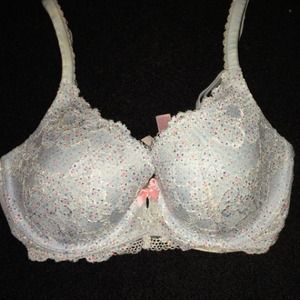 32 DD Victoria's Secret powder blue bra