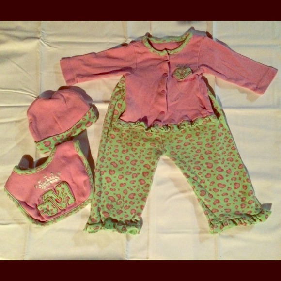 Cutest little baby Mecca. Let your girl be hip too - Picture 1 of 1