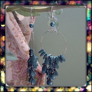 🎀TEAL❤️SOLD❤️ DANGLE EARRINGS🎀BOGO