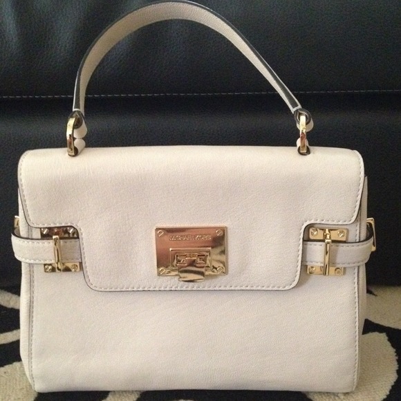 Michael Kors Handbag/Crossbody 😍👛🎀