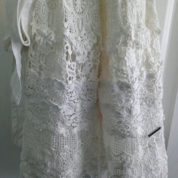 SOLD Embroidered White dress - Picture 2 of 3
