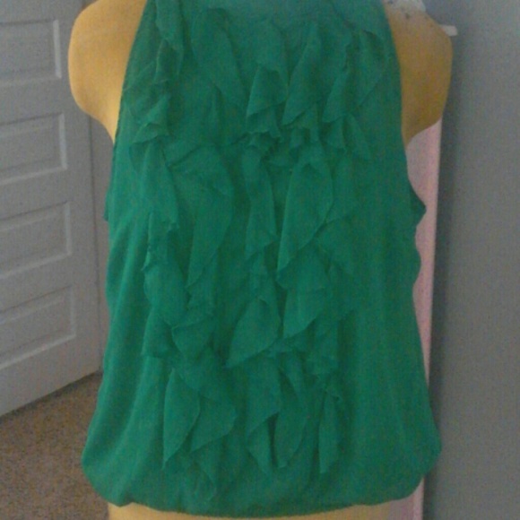 Gorgeous emerald green top!