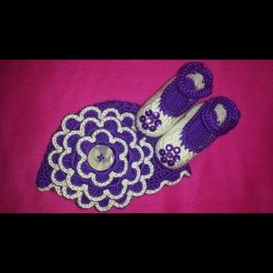 set of crochet hat n shoes for baby girl (NEW)