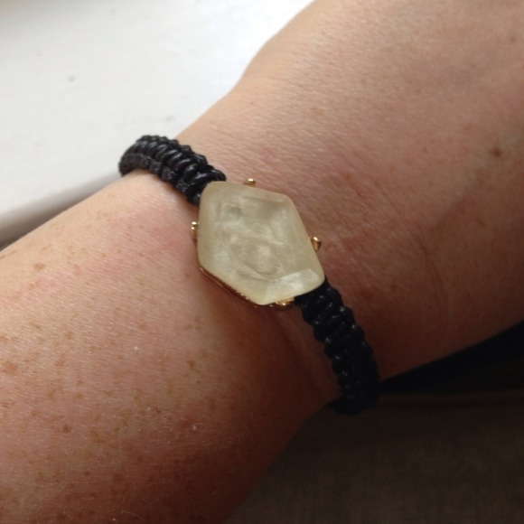 BUNDLE ADD ON $6👍NWOT Black Woven wStone Bracelet - Picture 2 of 3