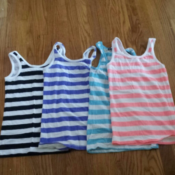 ❌SOLD ON VINTED❌Straped Tank Tops BUNDLE - Picture 1 of 3