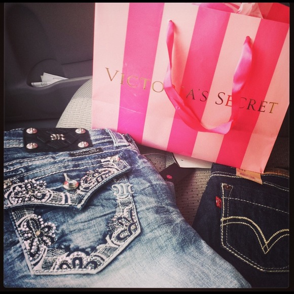 SOLD! - Picture 3 of 3