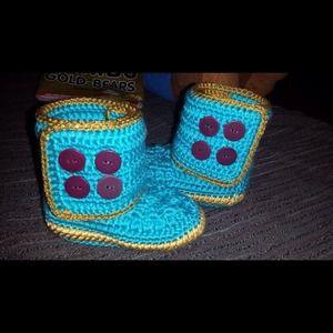 crochet baby booties (NEW)