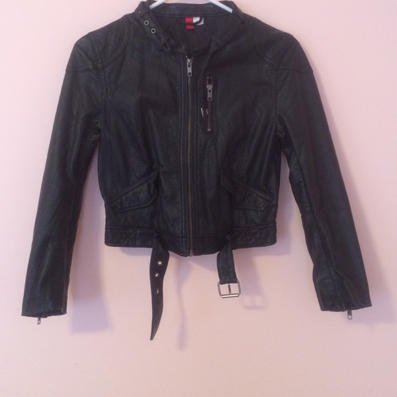 Faux leather bomber jacket for Fall!