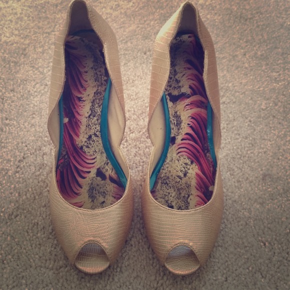 Christian Siriano pumps
