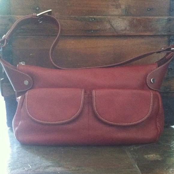 A fine burgundy MAXX purse NEVER BEEN USED - Picture 2 of 4