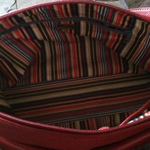 A fine burgundy MAXX purse NEVER BEEN USED - Picture 3 of 4