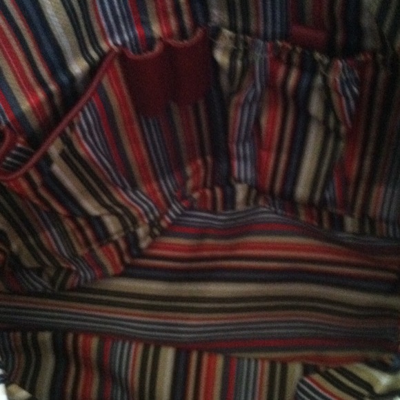 A fine burgundy MAXX purse NEVER BEEN USED - Picture 4 of 4