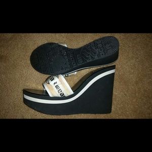 Rocawear wedge sandals