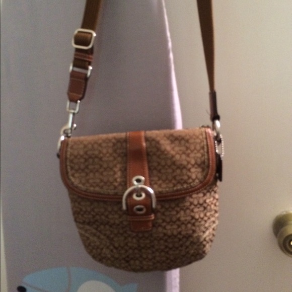 Authentic coach body bag (small)