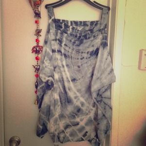 NEW!!! 🌹Yoga/soCal living tie dye butterfly top.