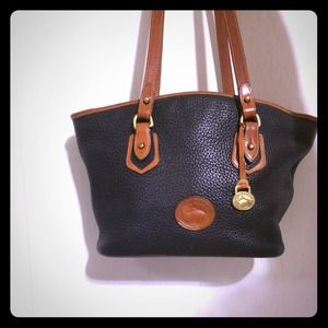 DOONEY & BOURKE BLACK HANDBAG