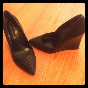 Black wedge pumps with snack print detailing- NEW