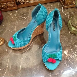 Super Cute Wedges - Size 6.5