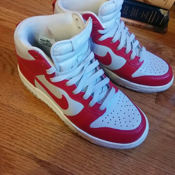 Red Nikes Sneakers