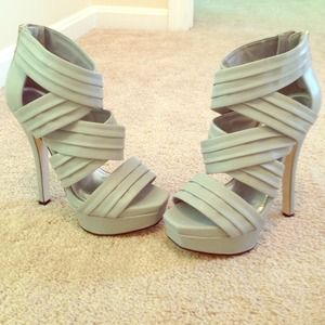 Bakers Grey Heels womens size 7