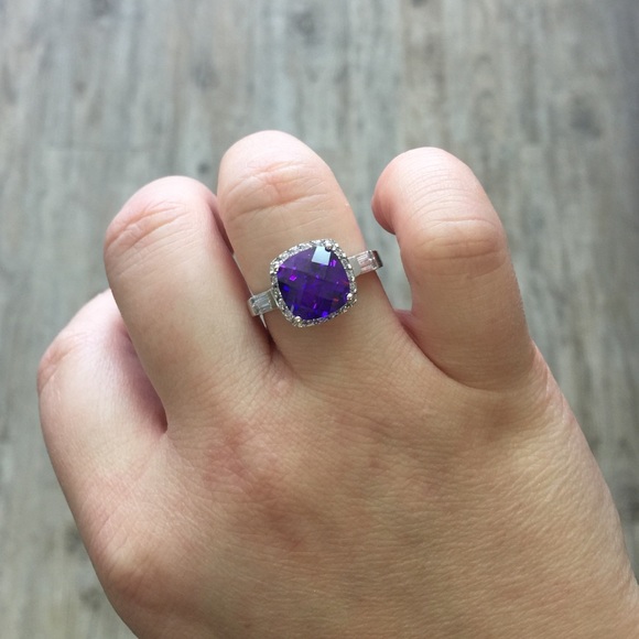 ๐ 8.0ct Large Cushion Cut Amethyst CZ Cocktail - Picture 4 of 4