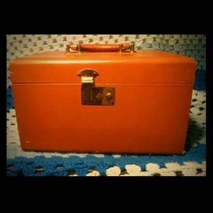 Sold!Vintage Samsonite train case makeup tote carr