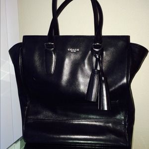 Coach handbag versatile size!