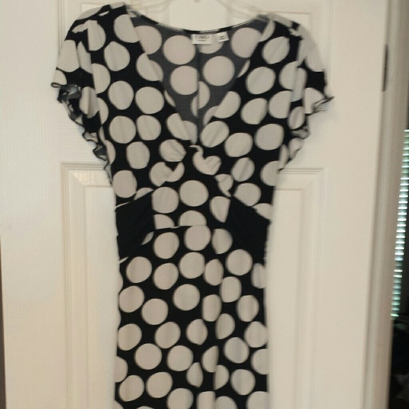 Black and white polka dot dress!