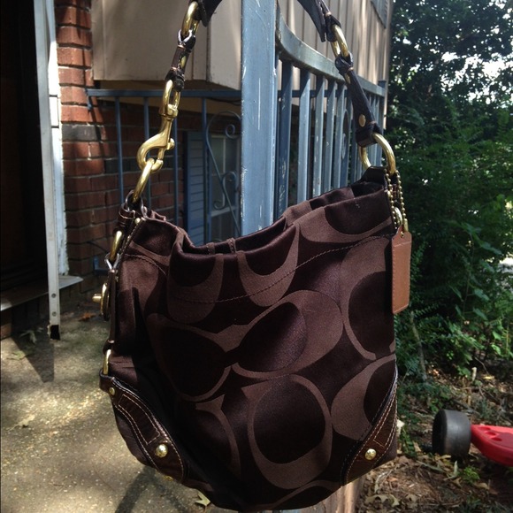 Coach Carly chocolate brown bag