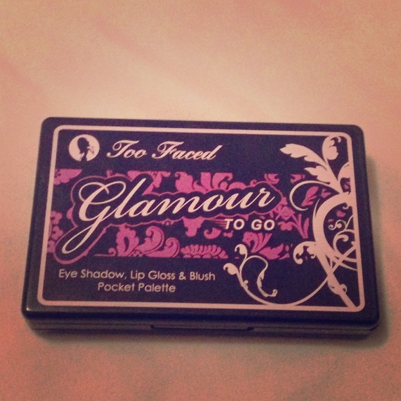 Too Faced Glamour To Go Palette